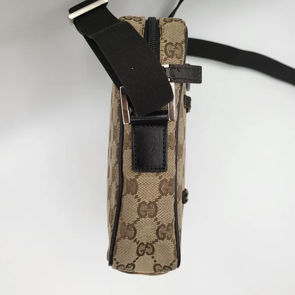 GUCCI GG Supreme Canvas Shoulder Bag..Authentic w/COA.. - Picture 3 of 16